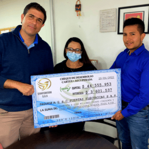 Cheque de desembolso cartera recuperada a G&C Puertas Eléctricas S.A.S Confedeuda Abogados Bogotá